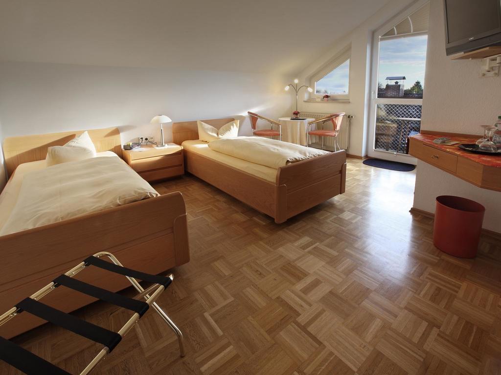 Hotel Garni Zur Bergstrasse Zwingenberg  Cameră foto