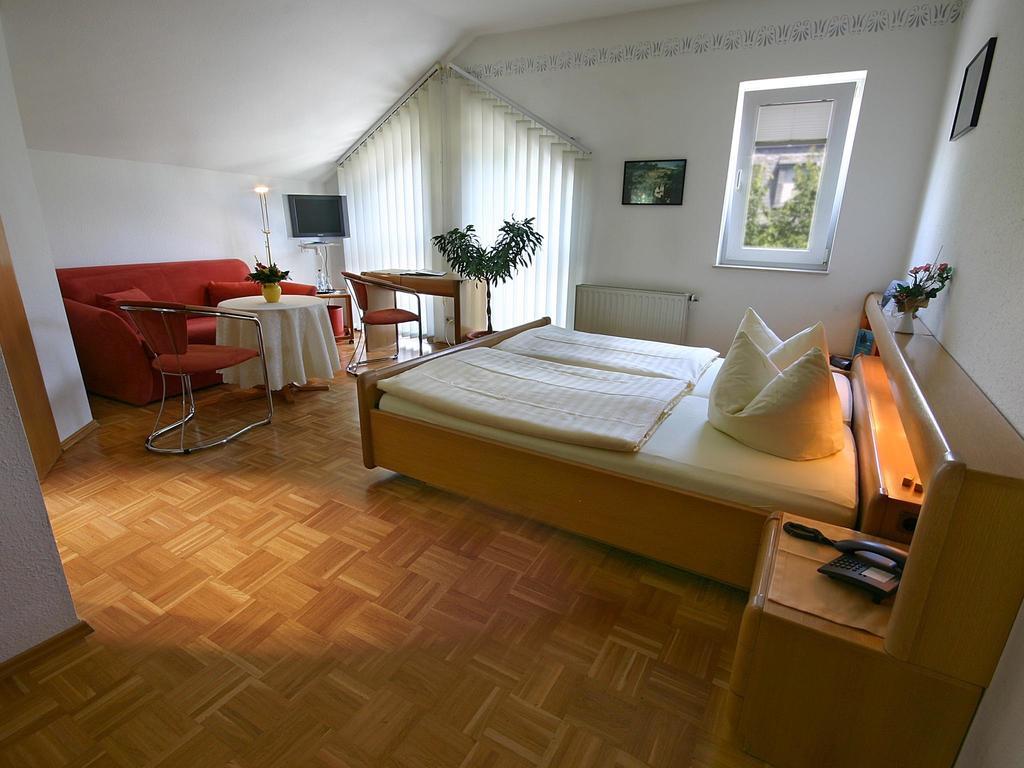 Hotel Garni Zur Bergstrasse Zwingenberg  Cameră foto